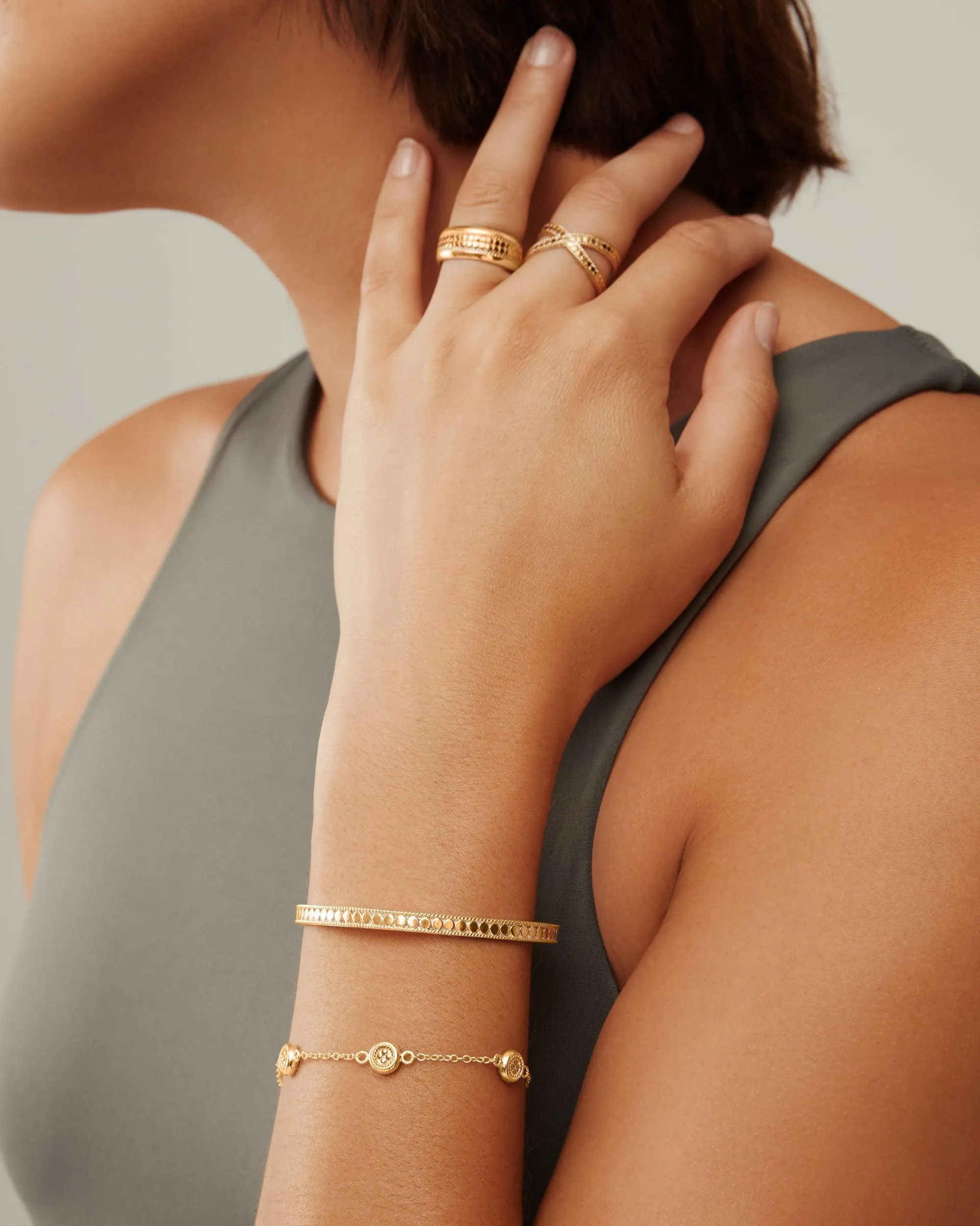 Anna Beck Gold Smooth Rim Station Bracelet