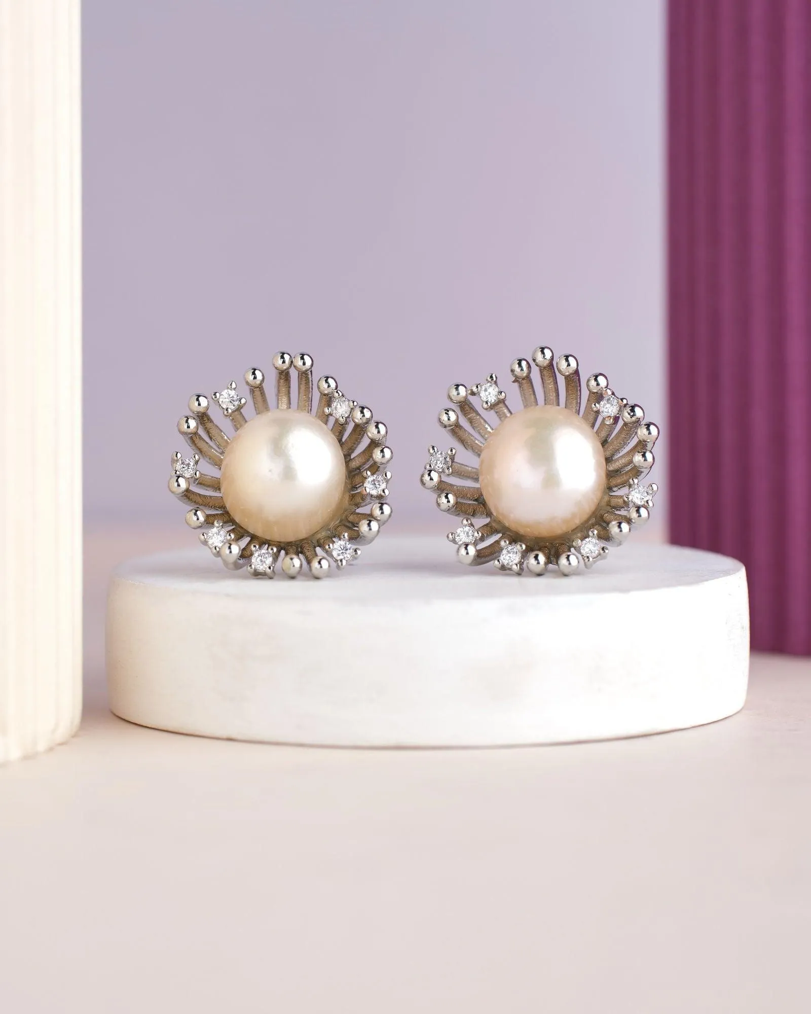 Beautiful Pearl Stud Earring