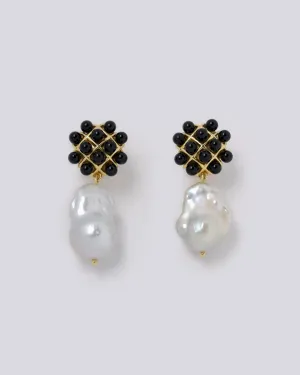 Black Caviar Stud Pearl Earrings