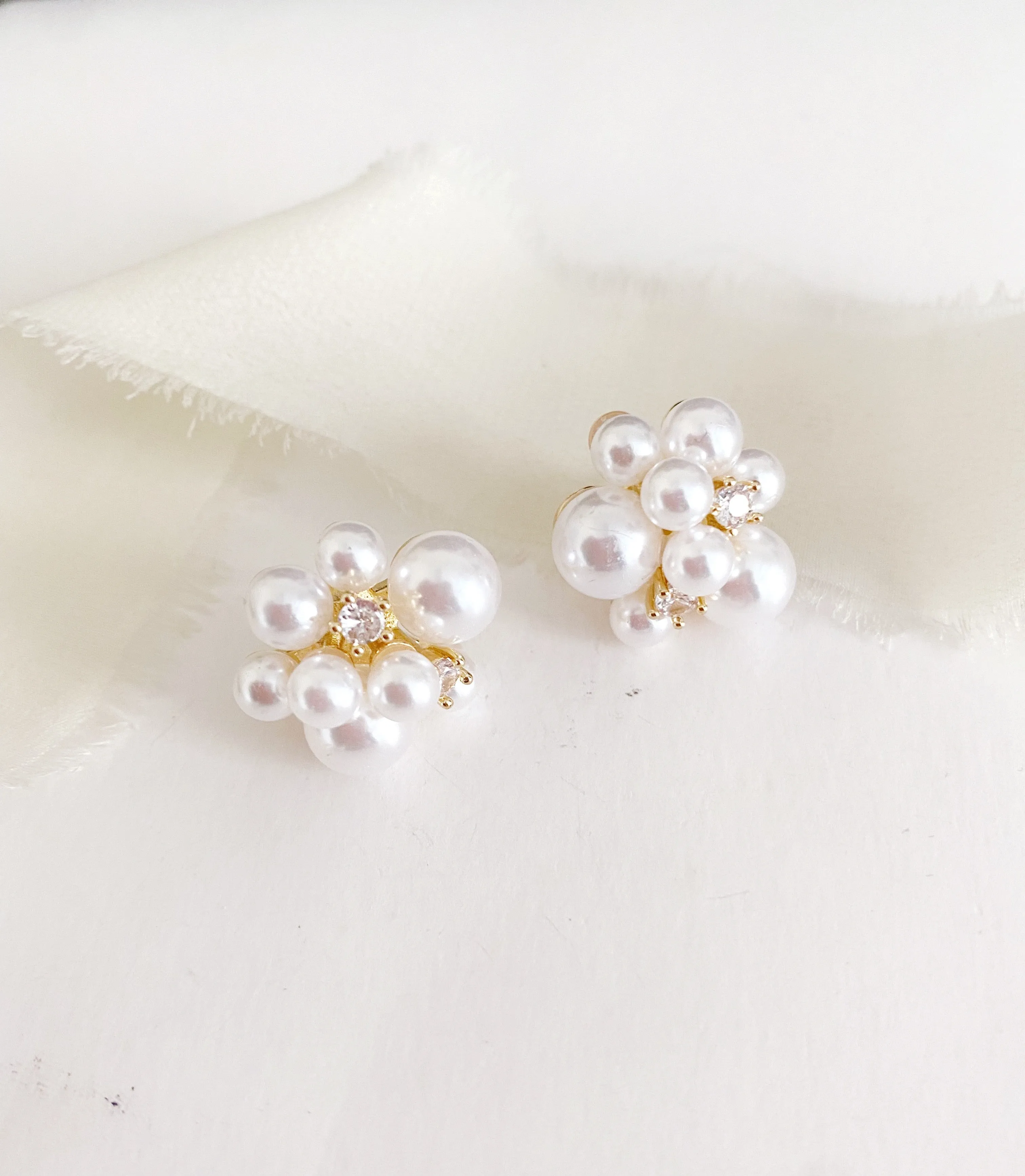 Fiola Pearl Cluster Stud Earrings