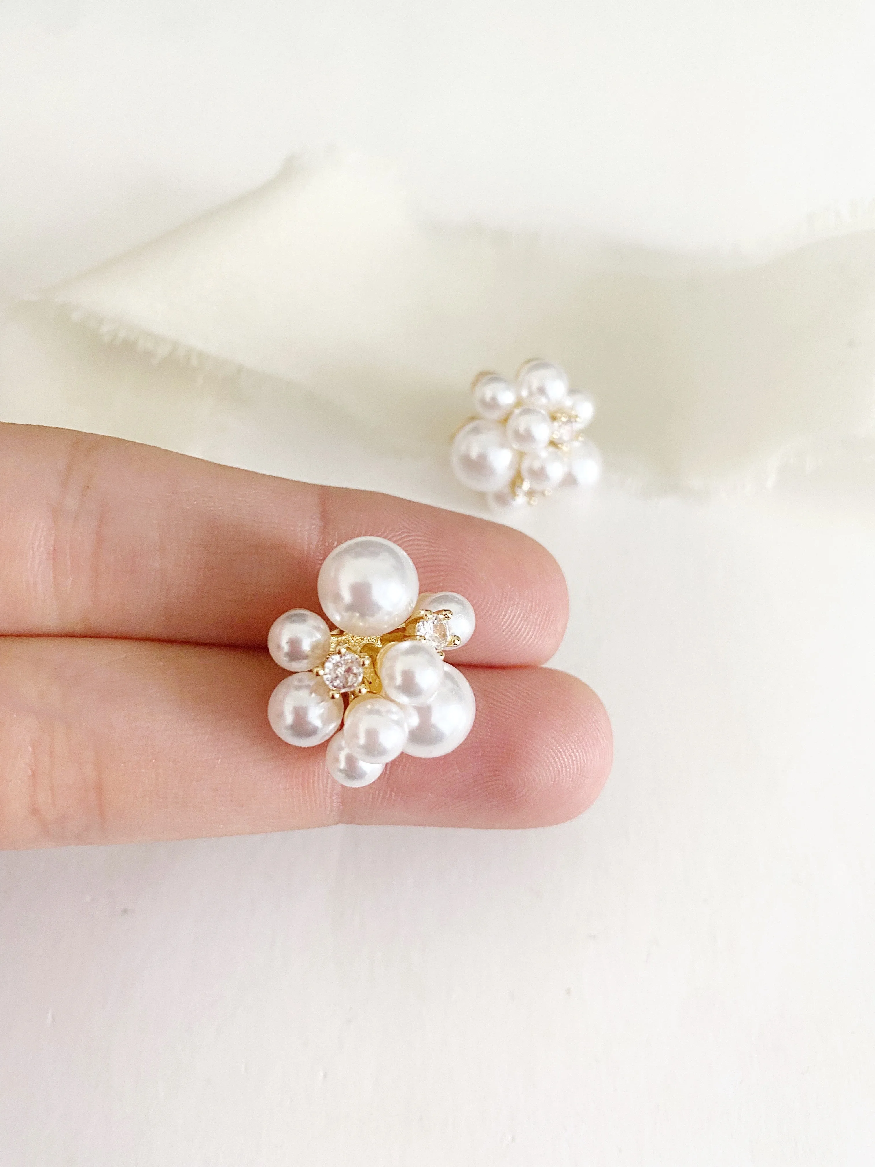 Fiola Pearl Cluster Stud Earrings