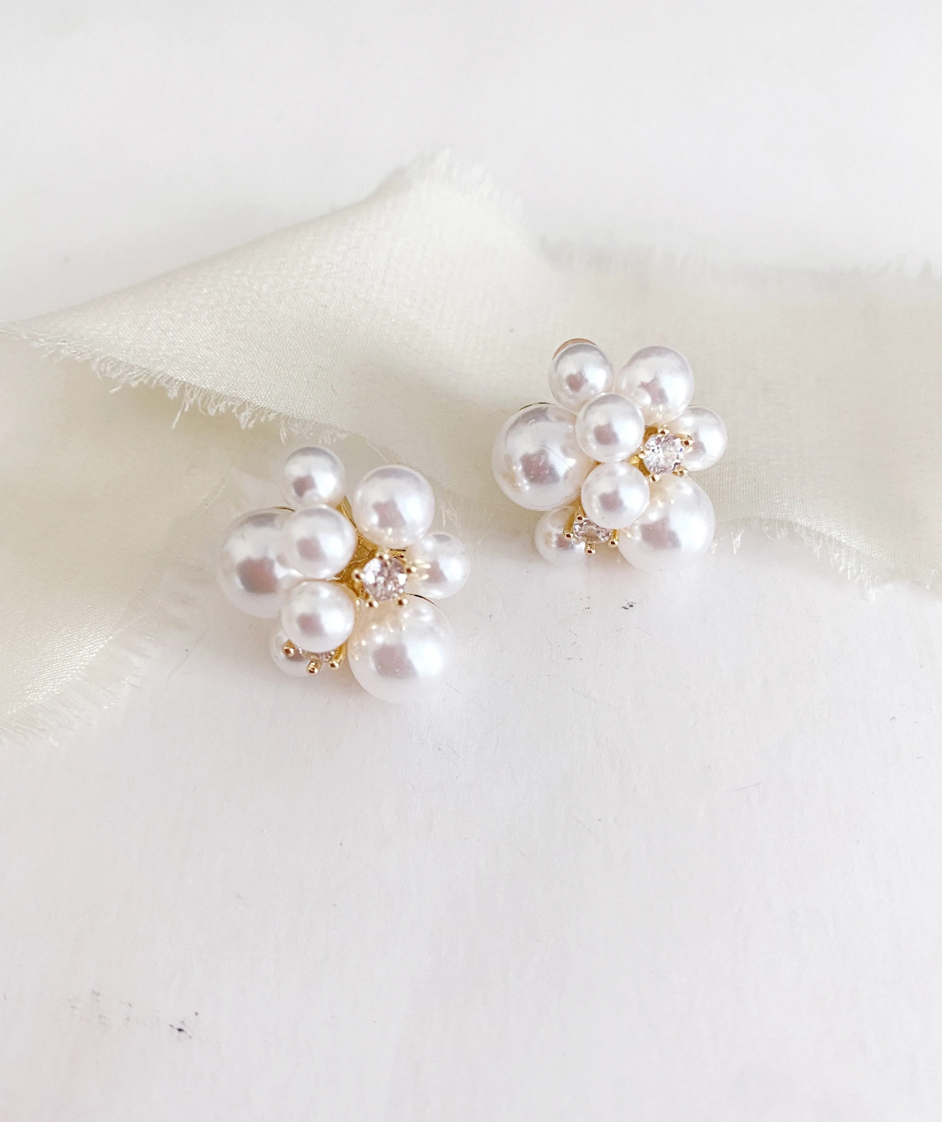 Fiola Pearl Cluster Stud Earrings