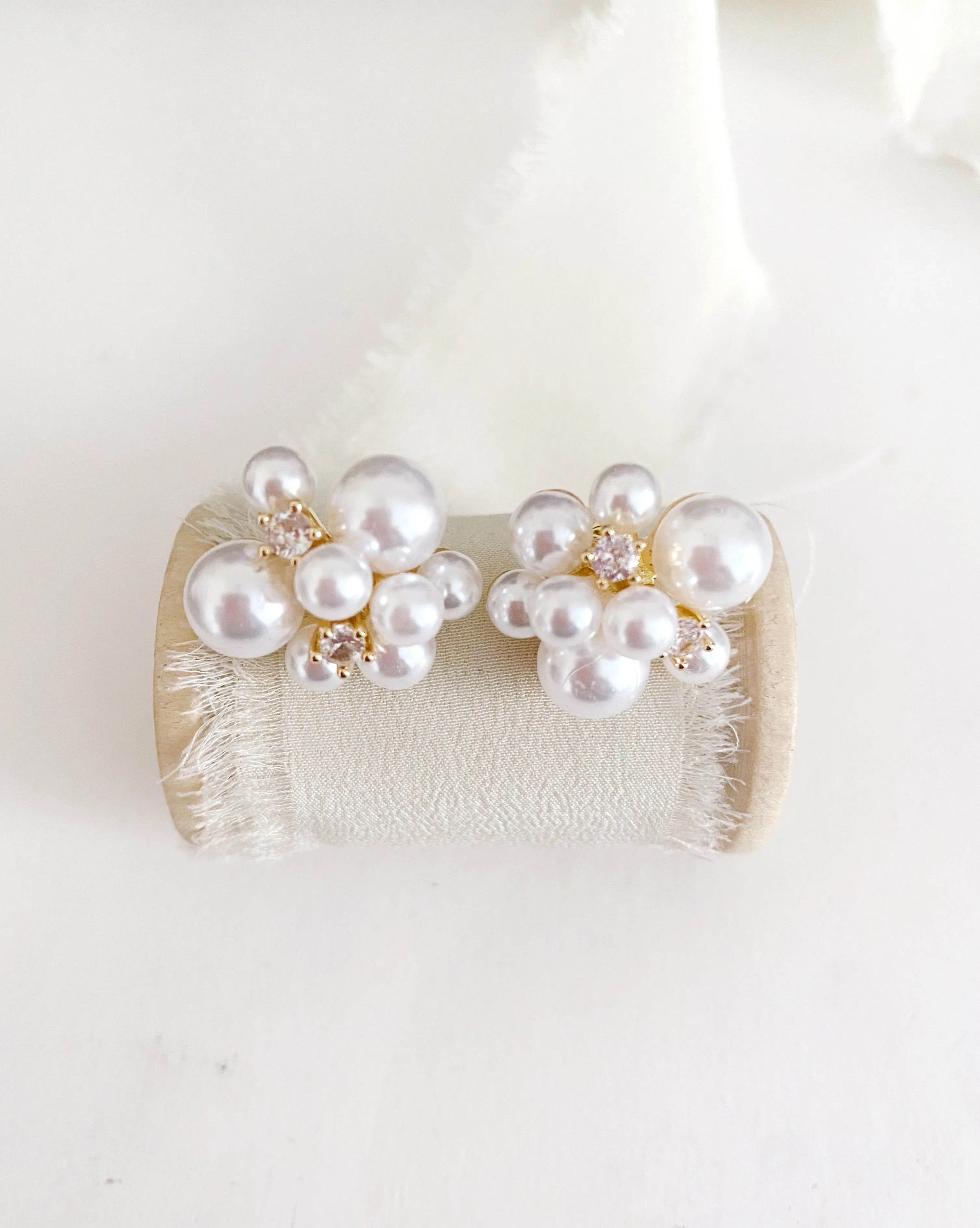 Fiola Pearl Cluster Stud Earrings