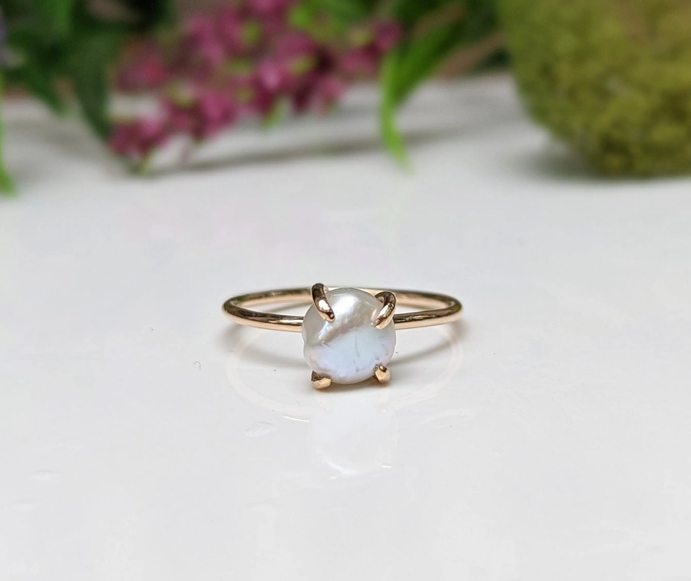 Freshwater Keshi pearl ring in 18k Gold