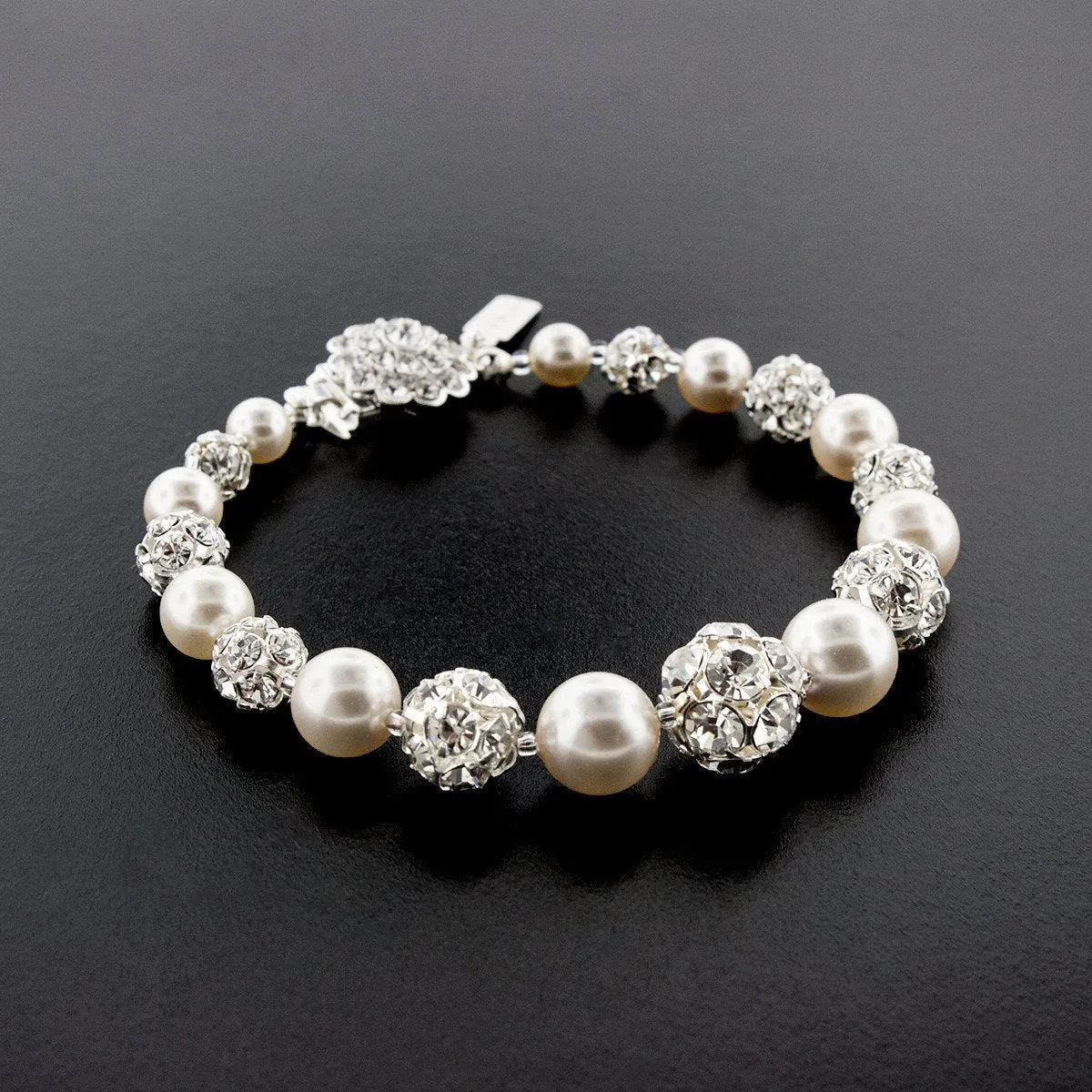 Graduated Pearl & Rhinestone Bead Bracelet