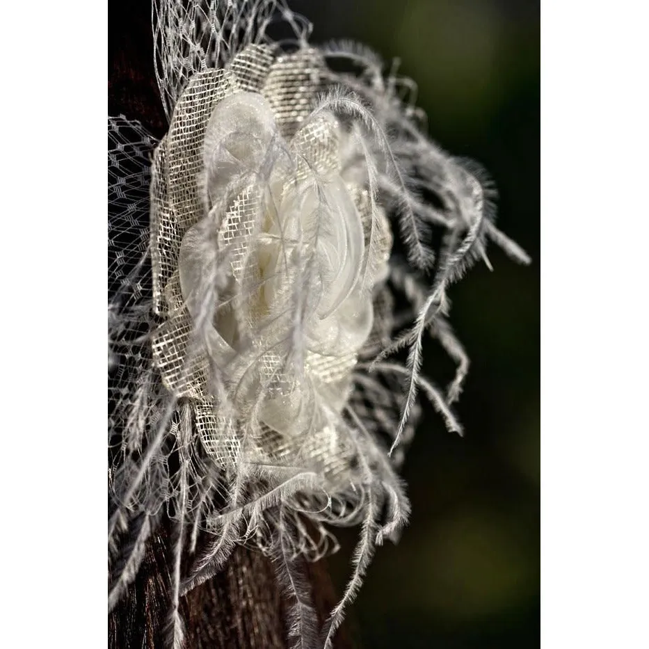 Playful Feathered Flower Comb