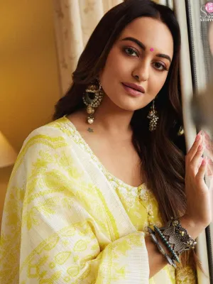 Sonakshi Sinha In Oxidised Tribal Bangle With Flowers